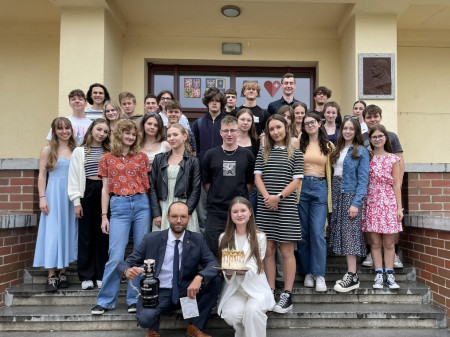 4.C aneb bílo-oranžový kužel